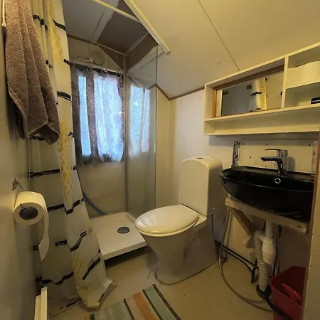 Kylaekaupan Hostel *